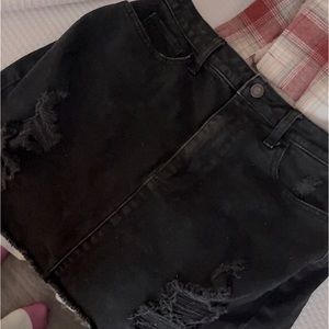 hollister distressed black bean skirt